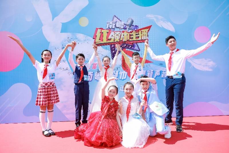 最新主播风采亮相，炫酷主播闪耀舞台！