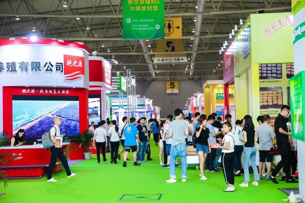 最新餐饮资讯与探索自然美景，追寻内心的平静之旅