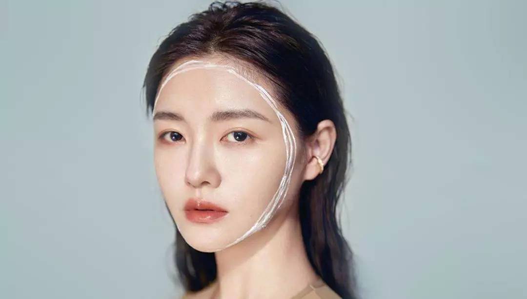 美女明星的自然探索之旅，寻找内心宁静与平和的旅程