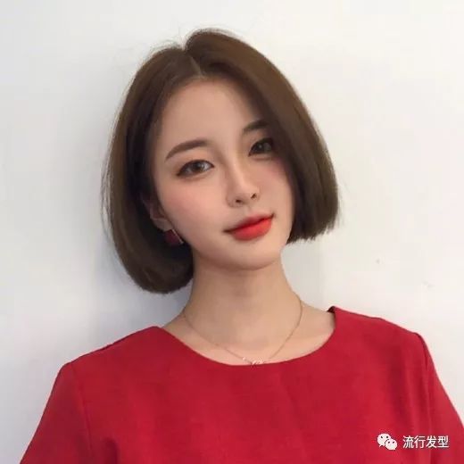 『2025时尚潮流短发发型图片大赏，探索最新短发世界』